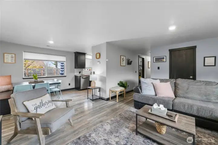 ~Spacious Living Room~