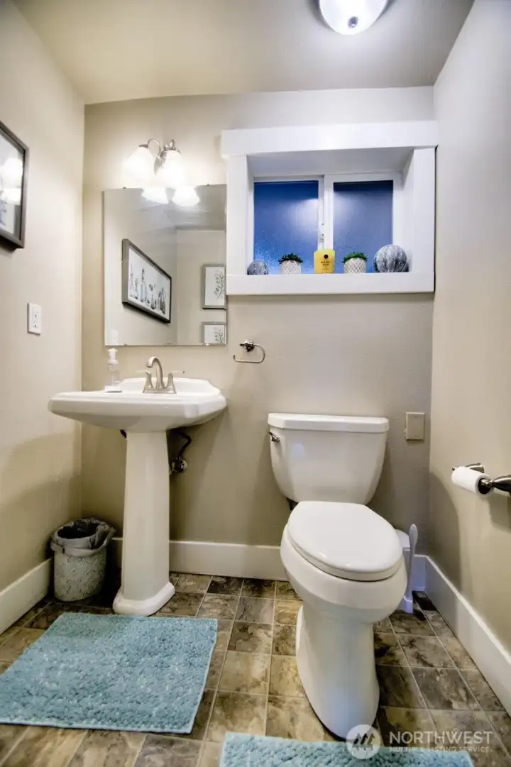 Lower level half bath Lower level half bath