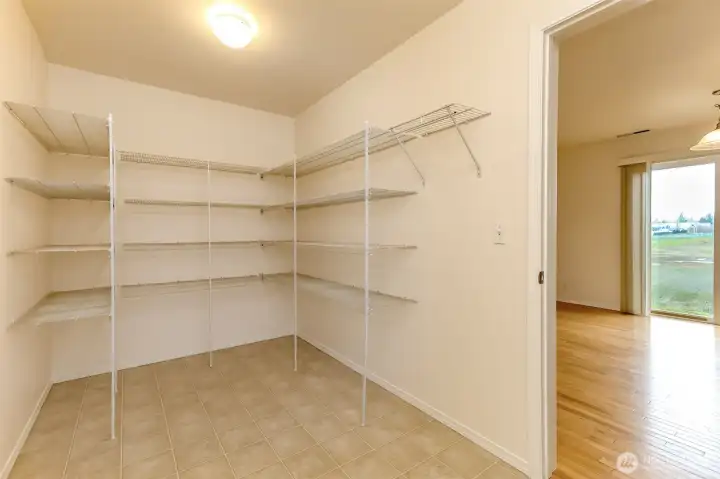 Utility room/pantry off garage