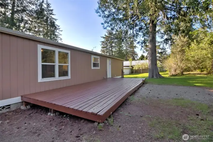 Nice back deck!