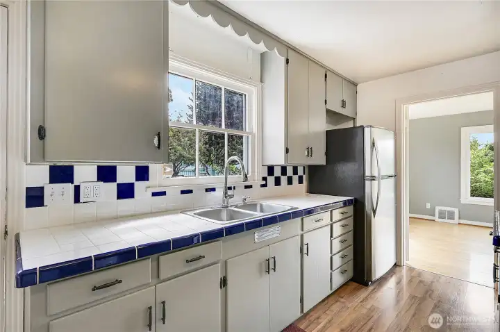 Cheerful kitchen.