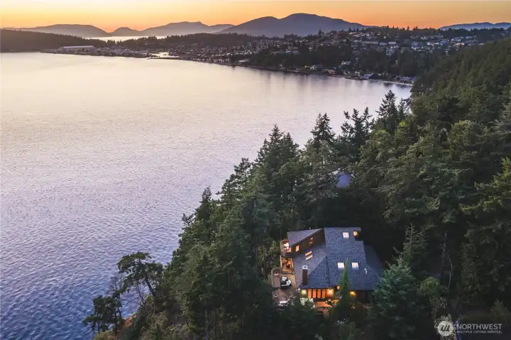 Westside Waterfront Home on 1+ Acre on Fidalgo Island/Anacortes Westside Waterfront Home on 1+ Acre on Fidalgo Island/Anacortes