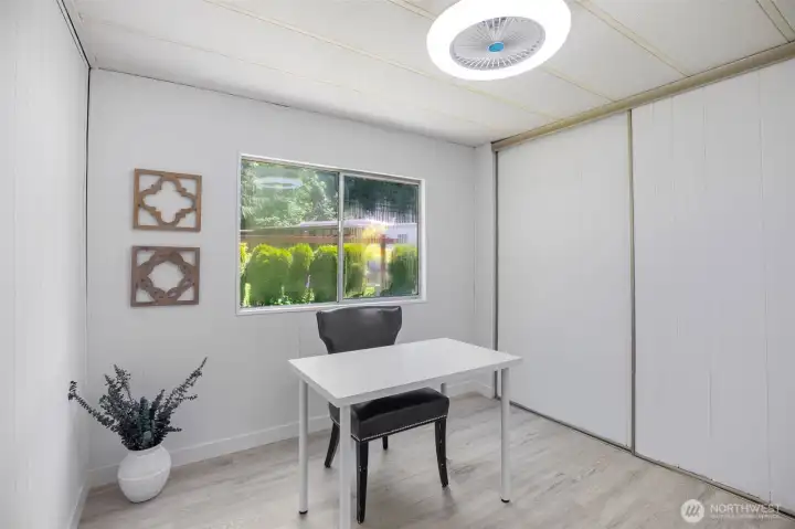 Second bedroom.