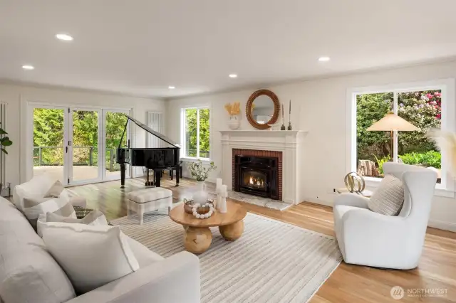 Open and effortlessly elegant—nano doors lead to a deck and private creekside retreat.