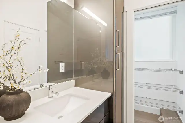 Top floor bath, extra closet