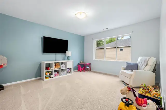 Generous size bonus room