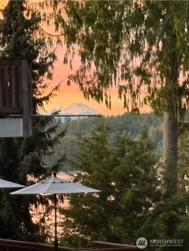 Seller taken photo of Mt Baker!