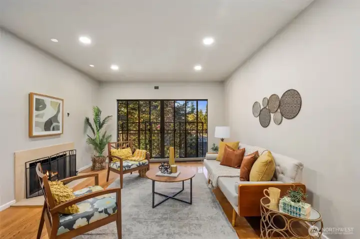 Large living room. Great for entertaining.