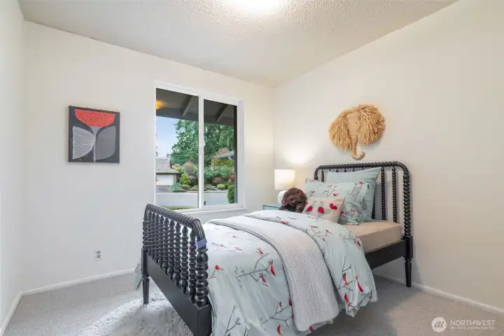 2nd bedroom