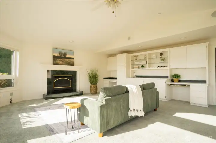 Plenty of natural light with the southern exposure.