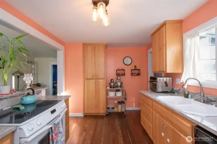 Nicely Designed Kitchen