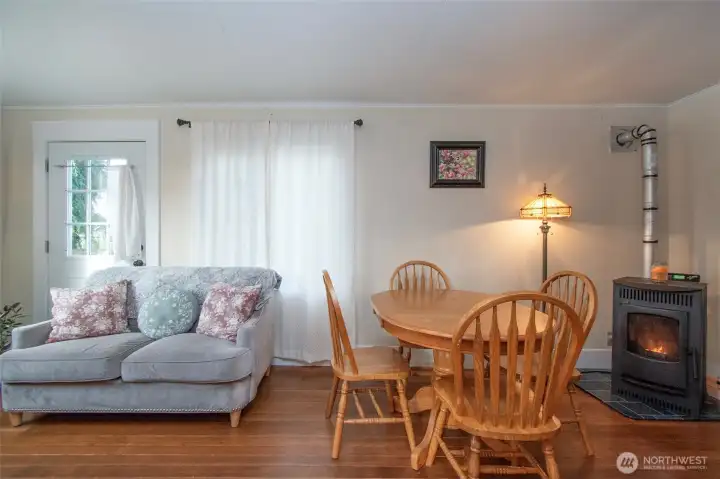 Enjoy the Warm Comfort of the Pellet Stove