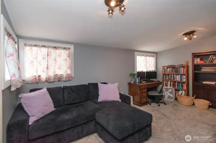 Comfortable Living Room For Relaxing & Entertainment