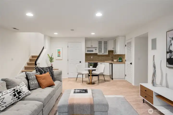 Living space and kitchenette