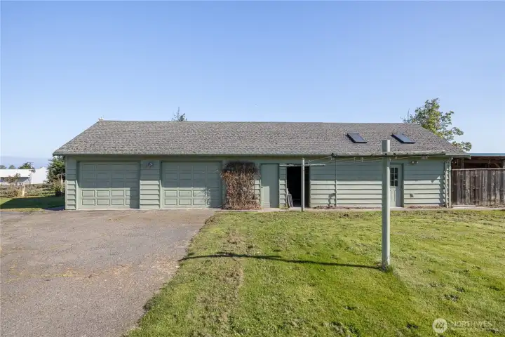 2 car garage with extra shop space 2 car garage with extra shop space