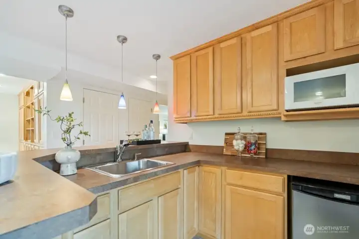 2nd kitchen or bar area for entertaining, MIL options and more! 2nd kitchen or bar area for entertaining, MIL options and more!