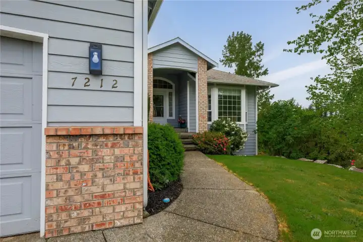 Brick & Wood Exterior Brick & Wood Exterior