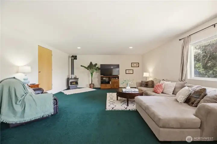 Daylight, Fully Finished Basement Daylight, Fully Finished Basement