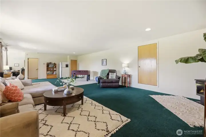 Daylight Basement with tons of Potential Daylight Basement with tons of Potential