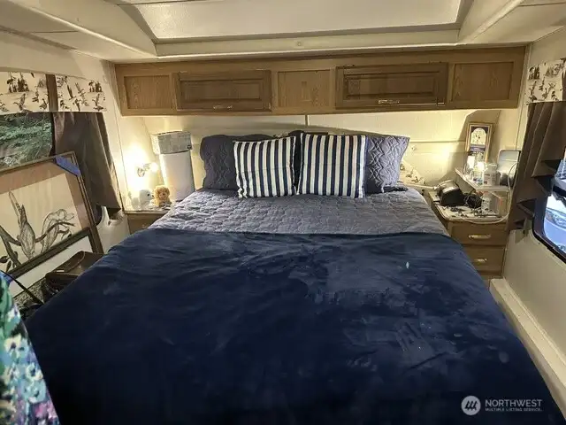 Queen Size bed