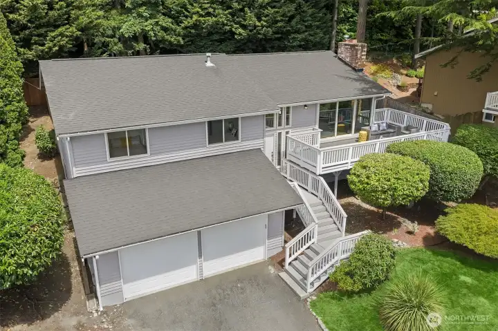Breathtaking views of Lake Washington, Mt. Rainier, and the Seattle & Bellevue skylines take center stage in this beautifully updated home, on a quiet, friendly street