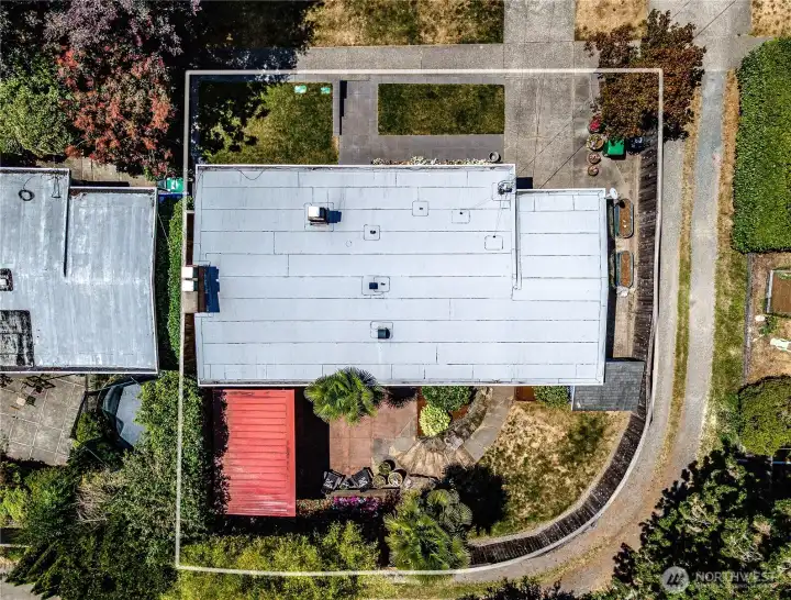 Property lines shown are for illustrative purposes. Buyer to verify property boundaries to their own satisfaction. Property lines shown are for illustrative purposes. Buyer to verify property boundaries to their own satisfaction.
