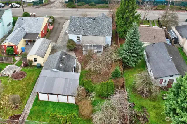 Fully fenced front and back yards.