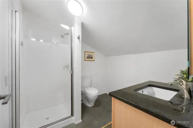 3/4 bathroom in studio