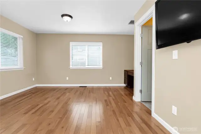Another view of family room ...