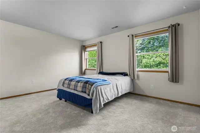 Downstair Bedroom washer included & gas dryer hook up
