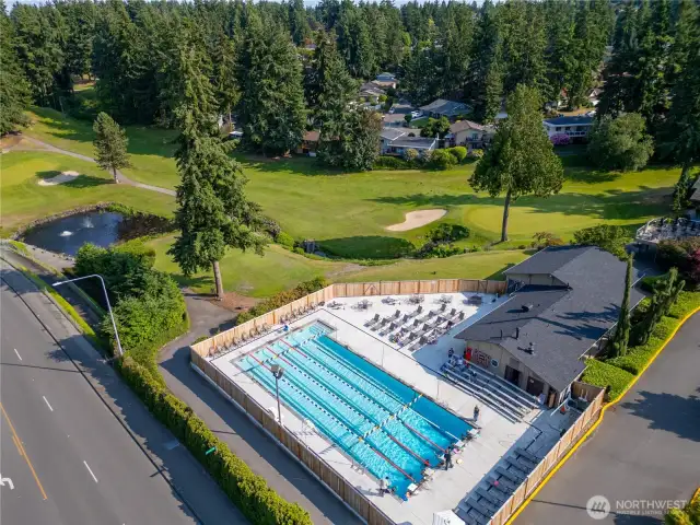 Golf & Country Club Pool