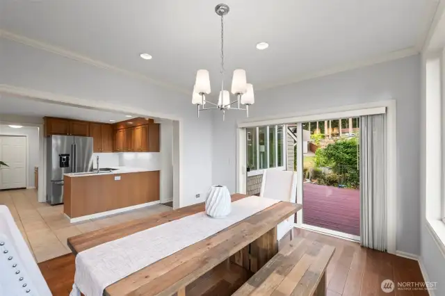 The floorplan has nice flow, from dining room to kitchen.