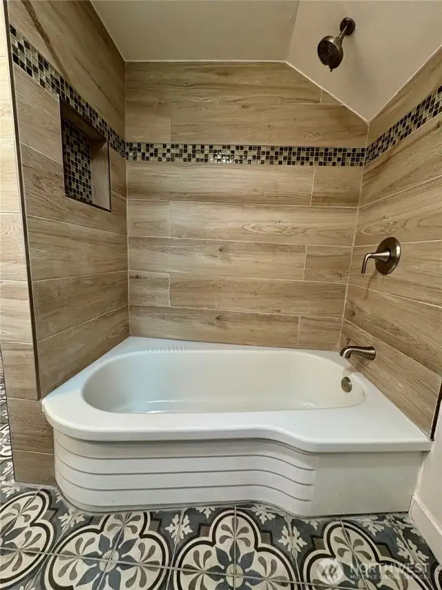 Supre cool tub upstairs