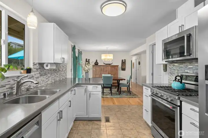 Well appointed Kitchen with all the right fixtures
