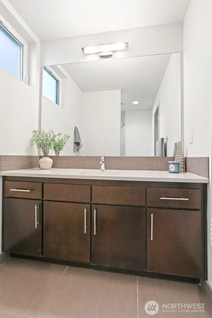 Full bath for 2nd and 3rd bedrooms