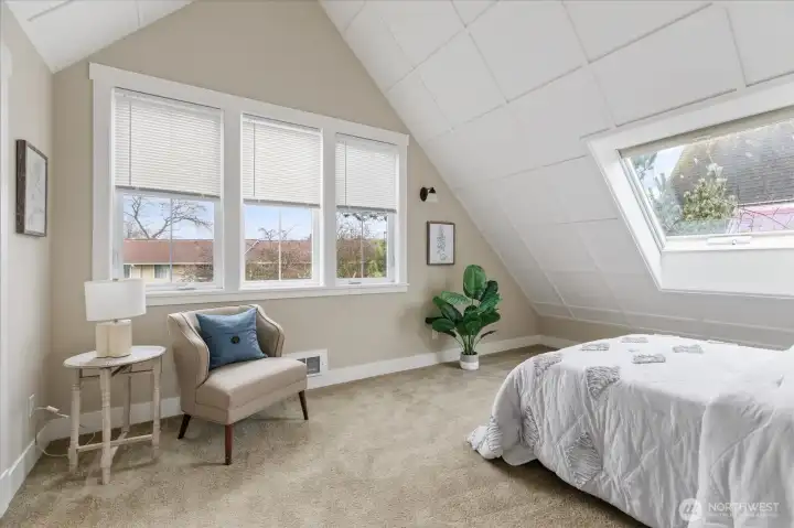 Back bedroom is very spacious and light!