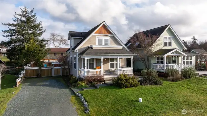 Charming neighborhood too!