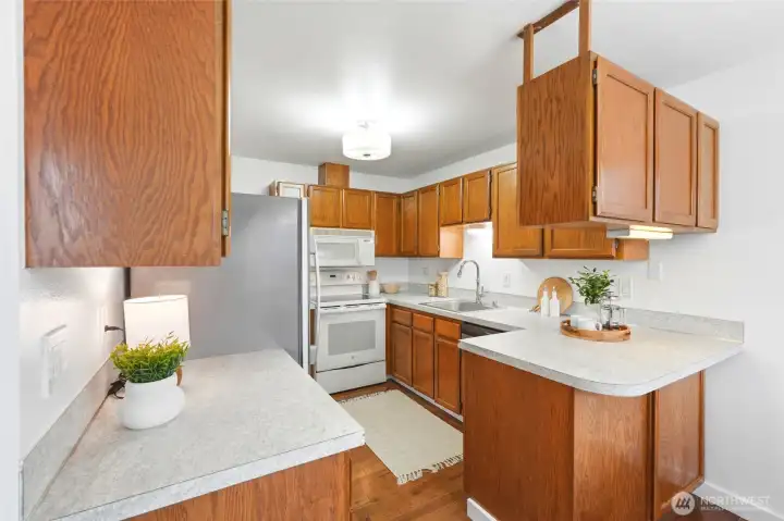 Great storage in the kitchen