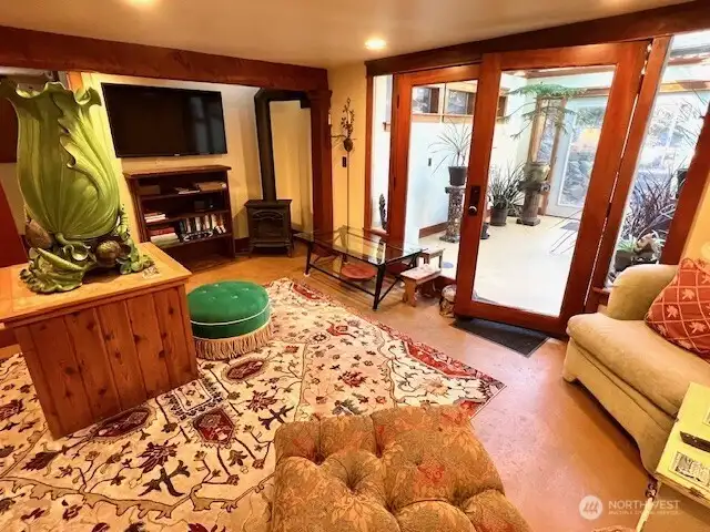 Sitting room lower level