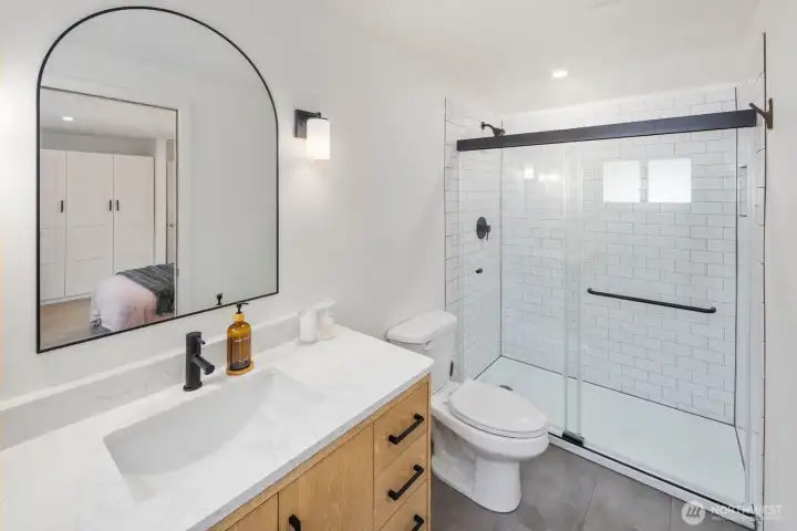 Primary Bath on the main