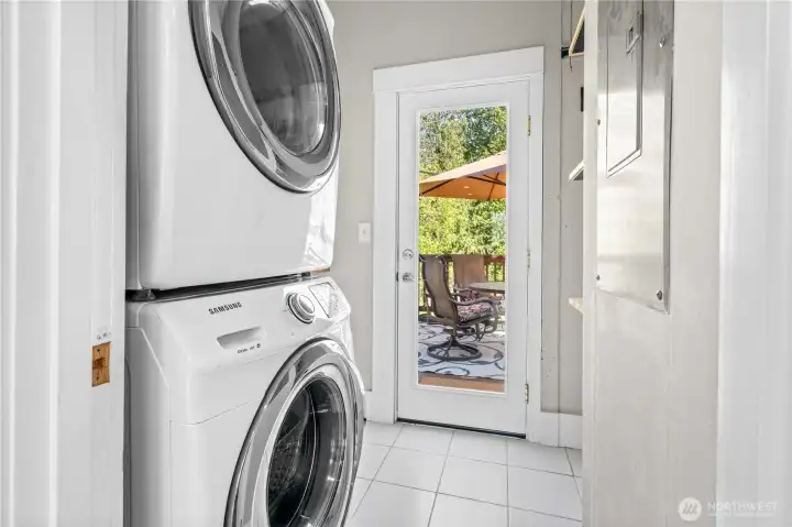 Full Size Washer/Dryer in Utility Room