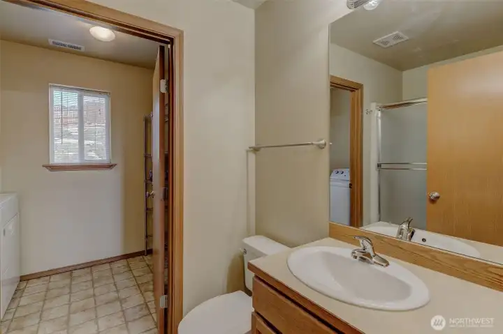Lower bath and laundry room