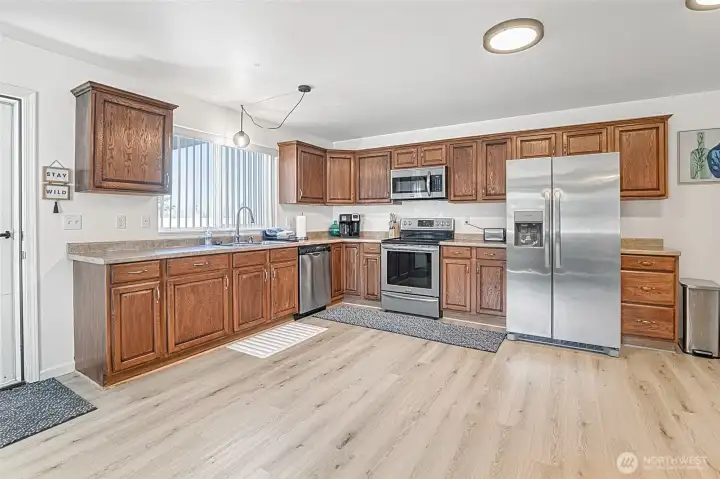 Main House Kitchen - Stainless Appliances