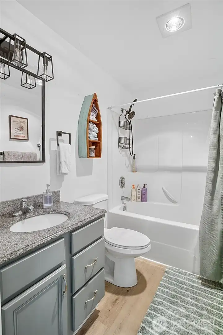 Main House Full Bathroom