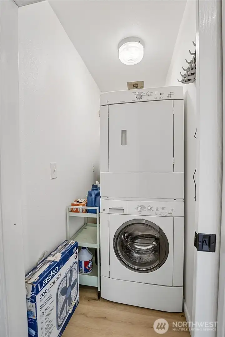 Main House Full Laundry