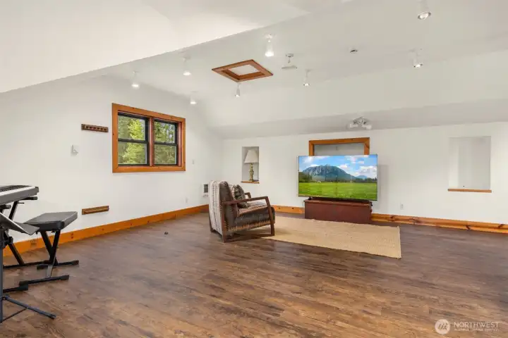 Studio above garage