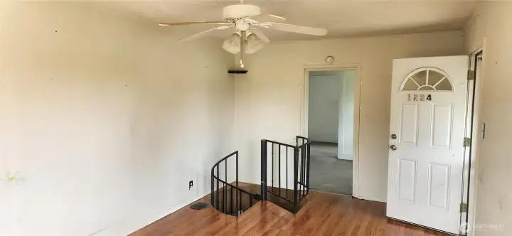 LR & STR TO BASEMENT