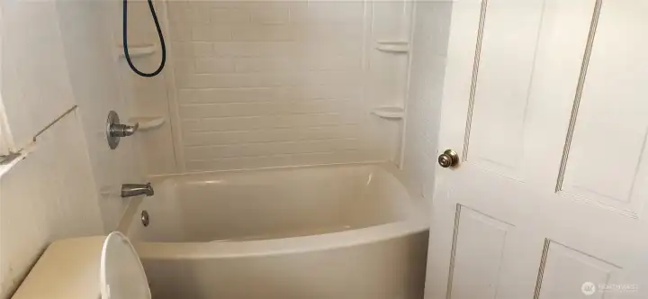 BATH UP