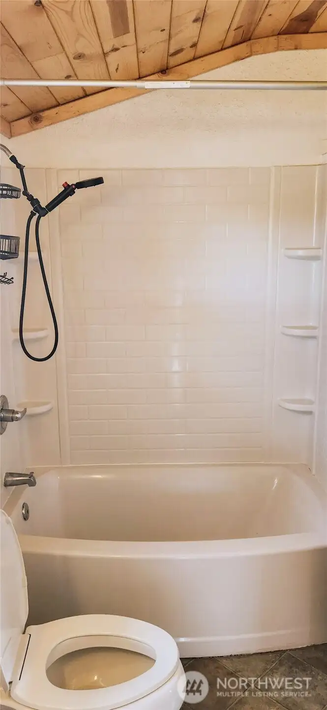 BATH UP