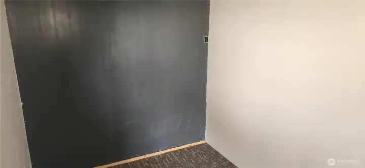 SMALL BASEMENT RM